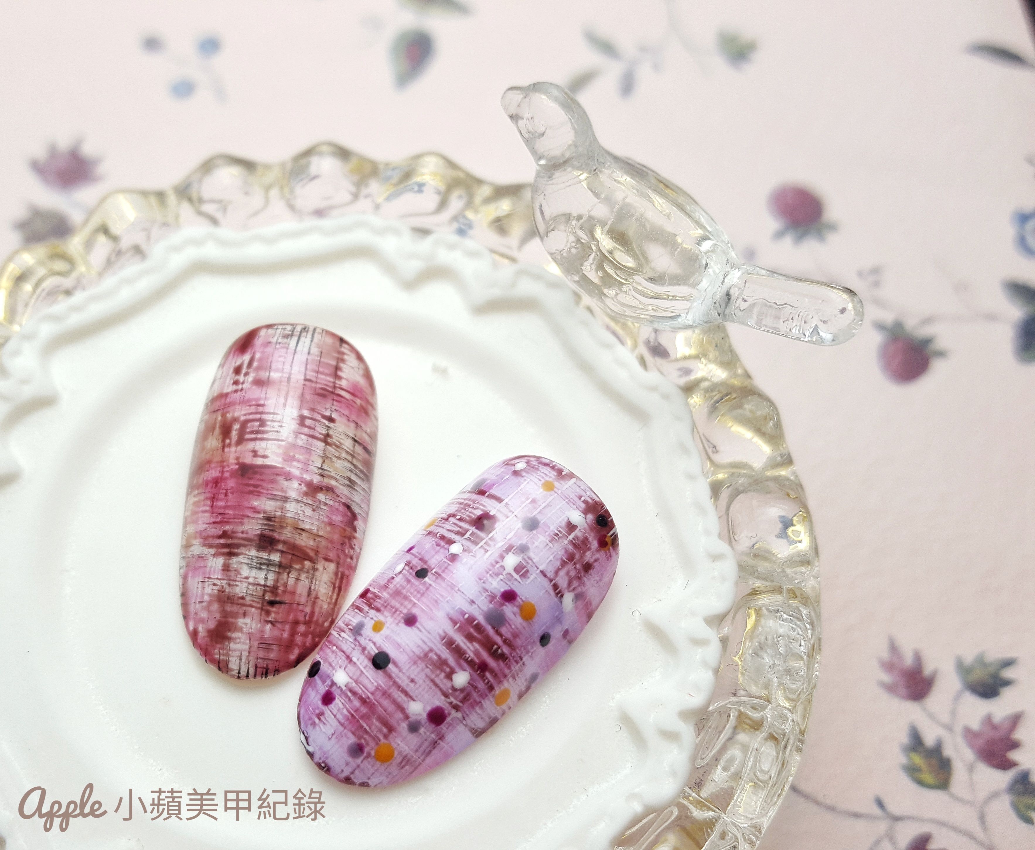 【美甲彩繪】萌樂園小劇場的繽紛指彩 ❤ 大森鑽石甲油膠 & 粉雕的設計應用