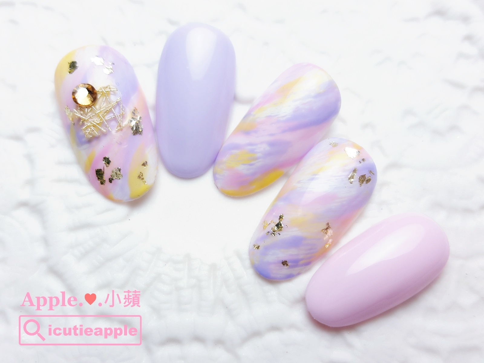 【美甲彩繪】萌樂園小劇場的繽紛指彩 ❤ 大森鑽石甲油膠 & 粉雕的設計應用