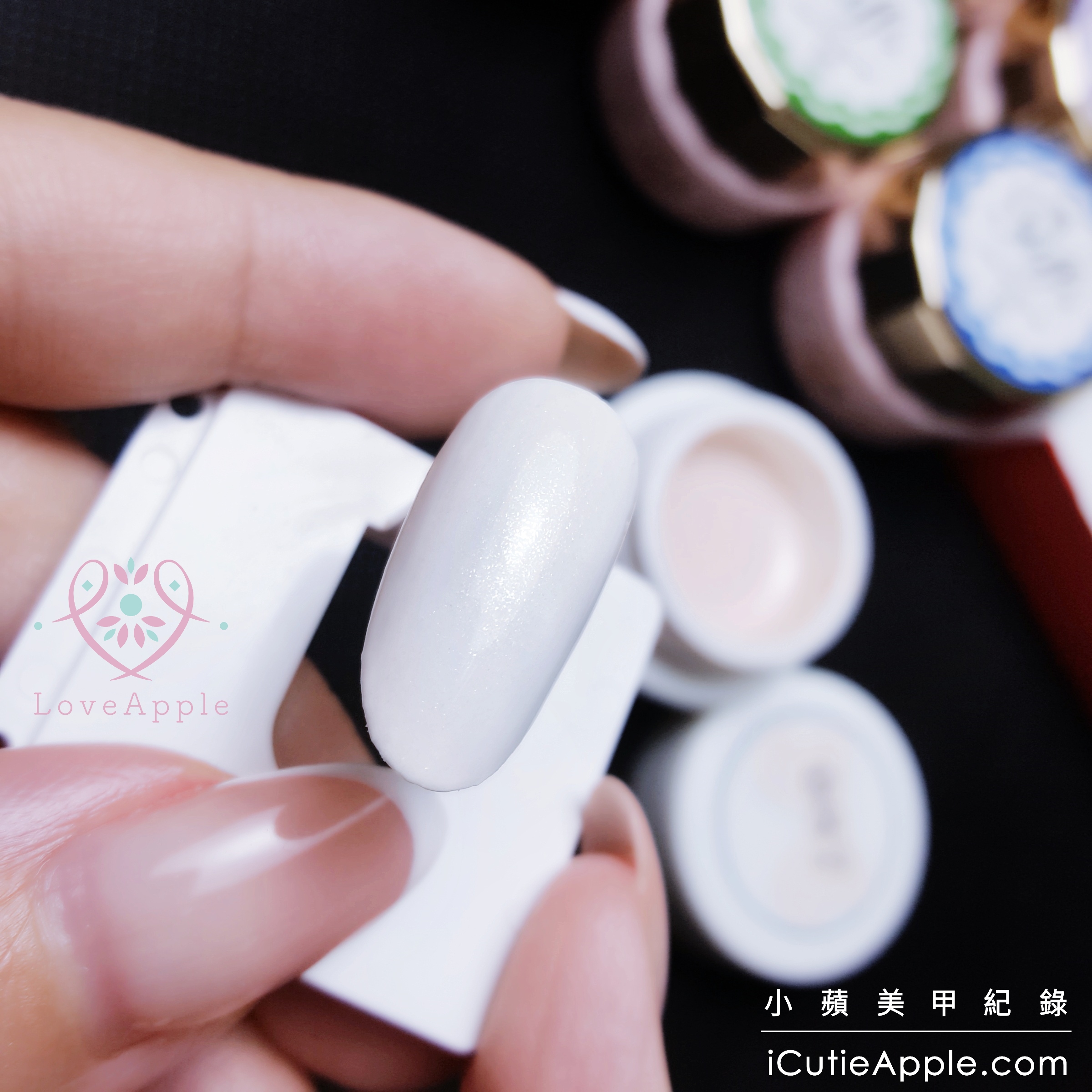 【美甲彩繪】預告繽紛季節的來臨:雙層花卉指彩運用 ❤ Puffs Gel泡芙彩膠新色與新品開箱