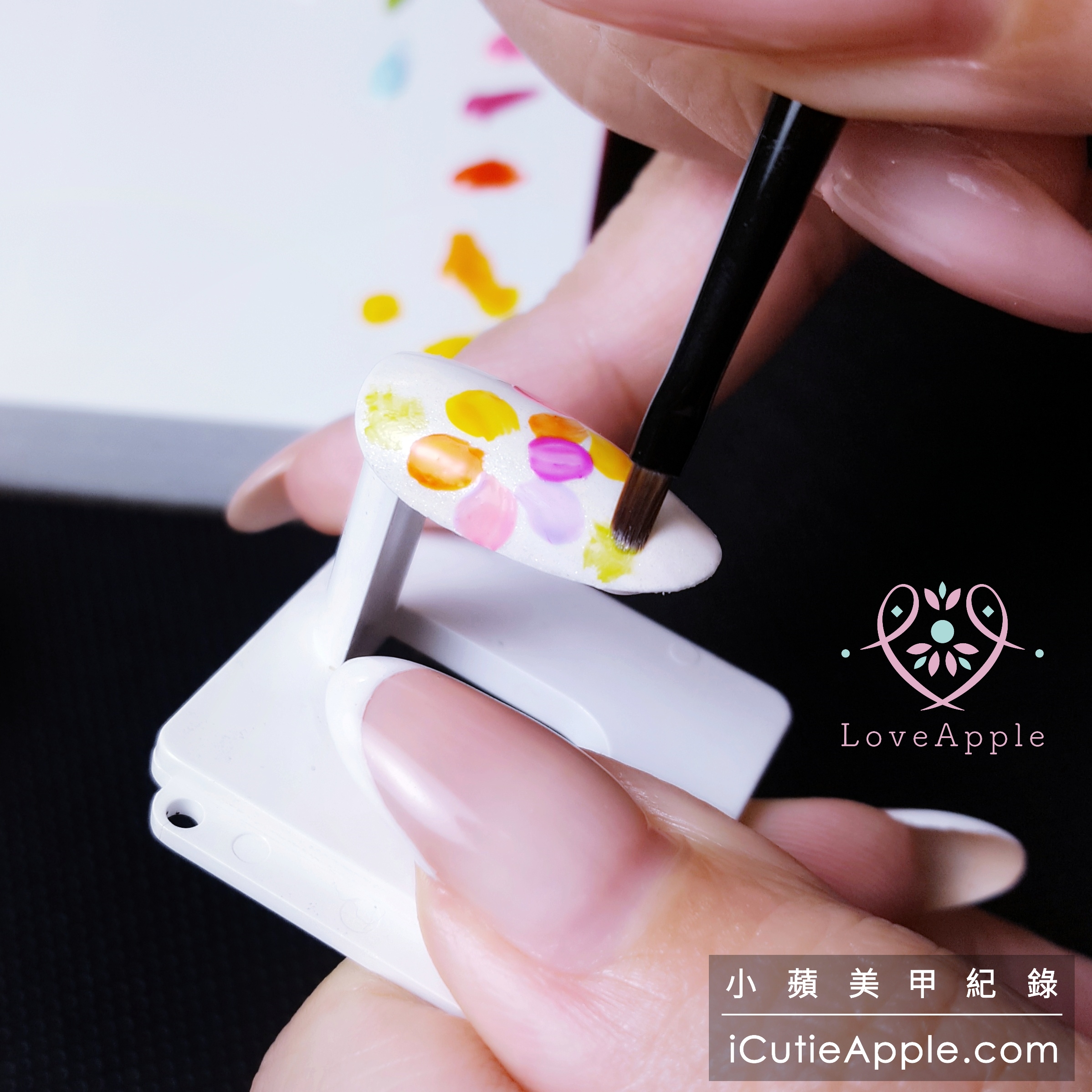 【美甲彩繪】預告繽紛季節的來臨:雙層花卉指彩運用 ❤ Puffs Gel泡芙彩膠新色與新品開箱