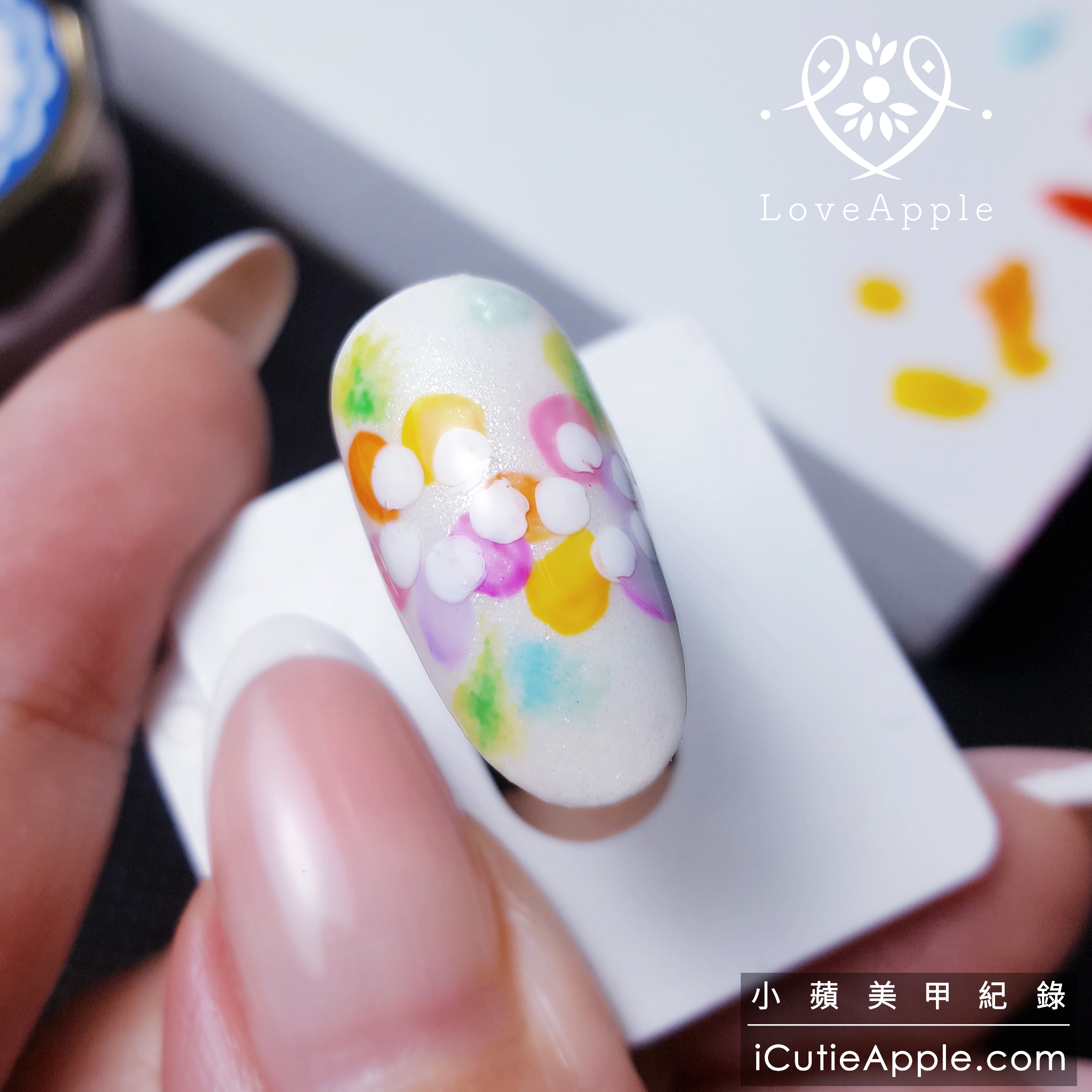 【美甲彩繪】預告繽紛季節的來臨:雙層花卉指彩運用 ❤ Puffs Gel泡芙彩膠新色與新品開箱