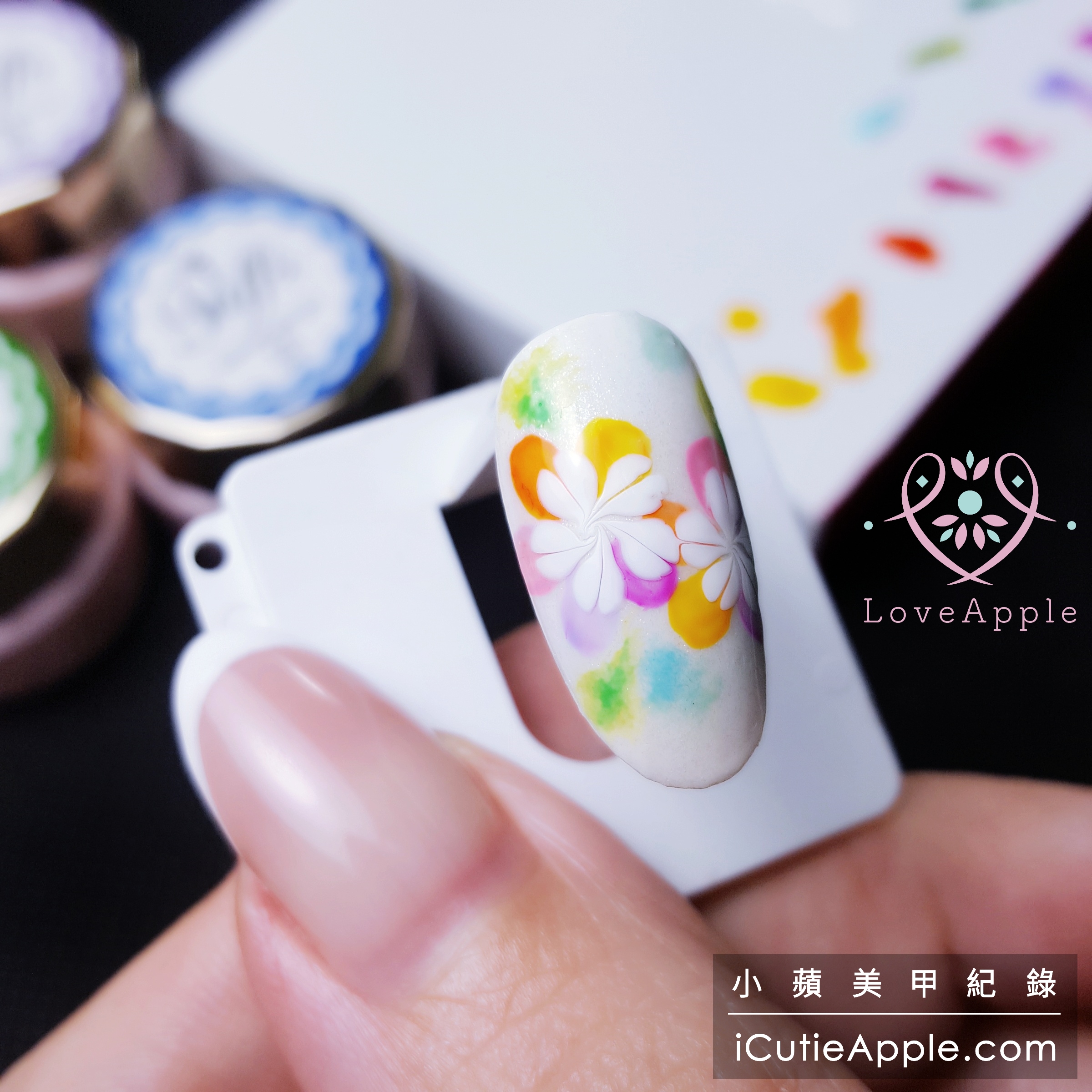 【美甲彩繪】預告繽紛季節的來臨:雙層花卉指彩運用 ❤ Puffs Gel泡芙彩膠新色與新品開箱