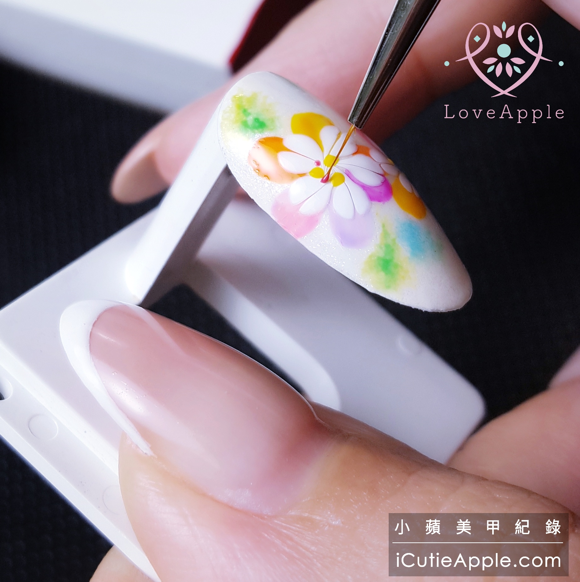 【美甲彩繪】預告繽紛季節的來臨:雙層花卉指彩運用 ❤ Puffs Gel泡芙彩膠新色與新品開箱